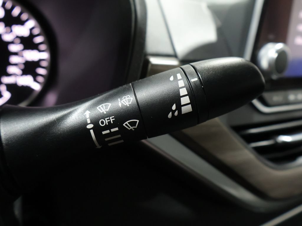 Used 2023 Nissan Altima 2.5 SV FWD image 39