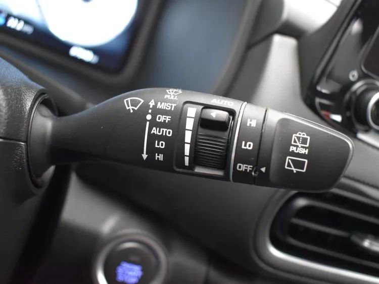 Used 2022 Hyundai Kona Limited w/ Cargo Package image 27