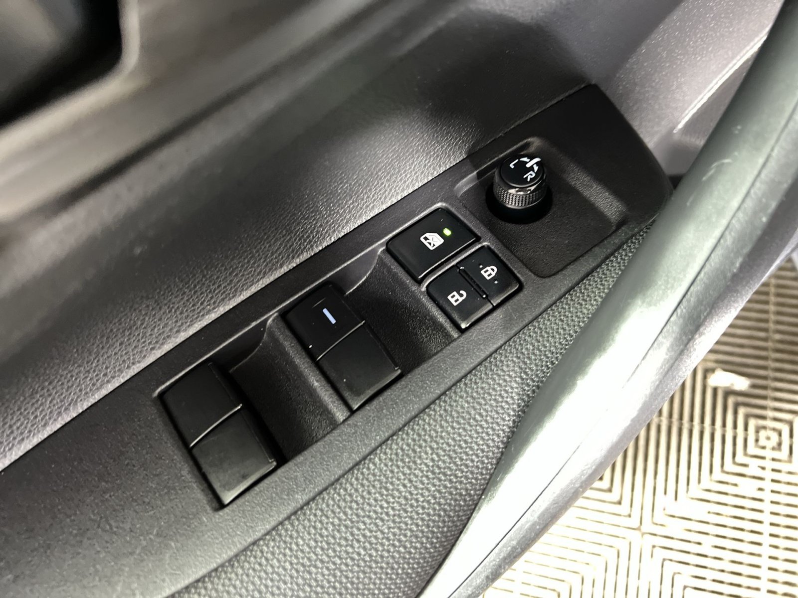Used 2024 Toyota Corolla LE FWD image 13