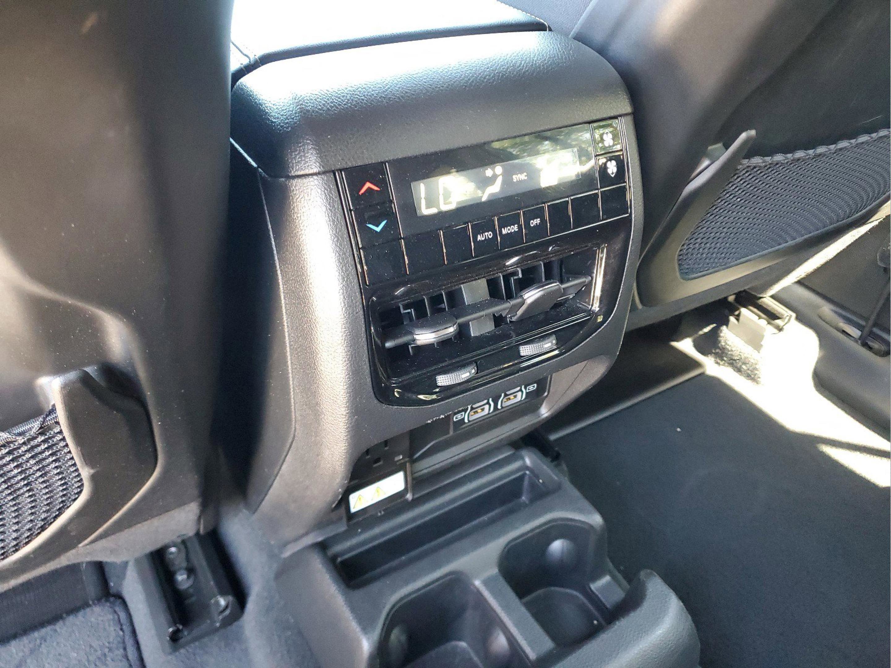 Certified 2023 Jeep Grand Cherokee L Laredo image 14