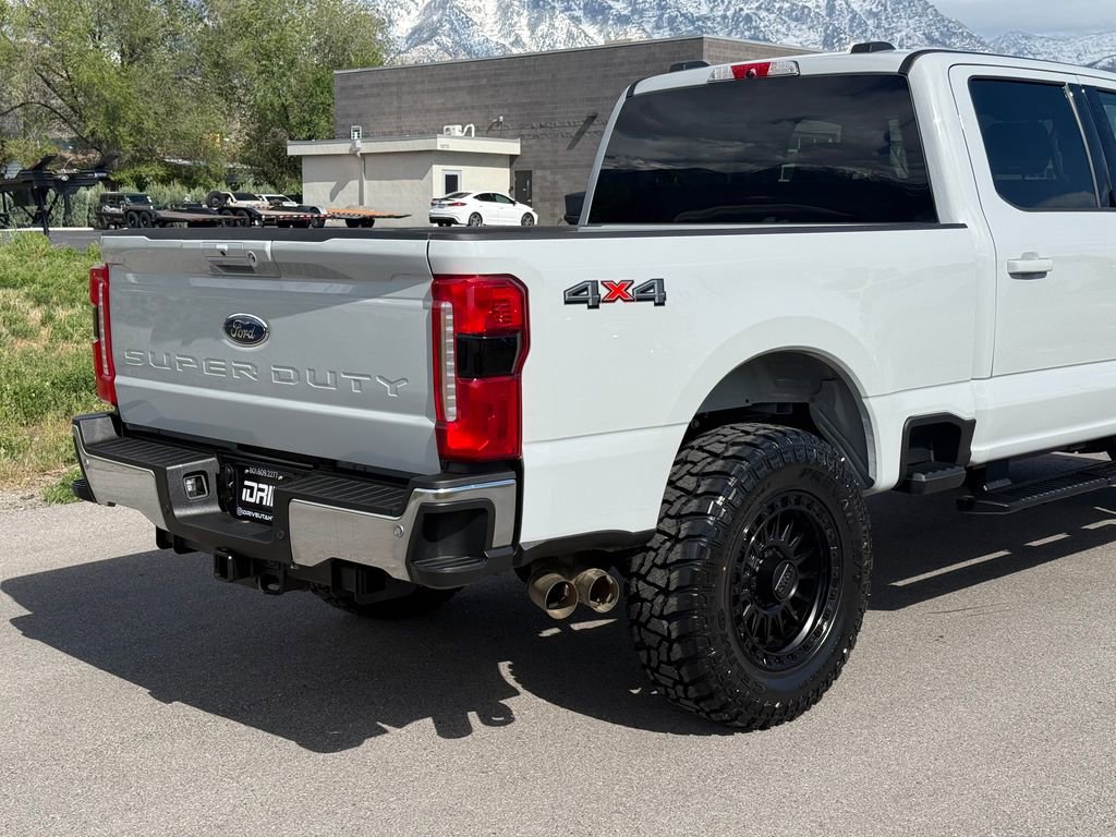 Used 2025 Ford F350 Lariat AWD/4WD image 10