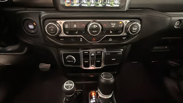 Used 2023 Jeep Wrangler Unlimited w/ Cold Weather Group AWD/4WD image 22