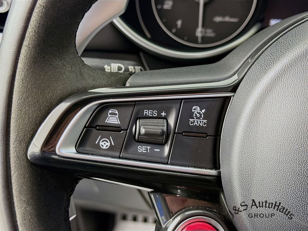 Used 2023 Alfa Romeo Giulia Quadrifoglio w/ Active Assist Plus Package image 13