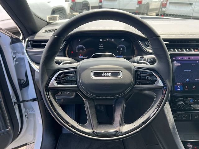 Used 2025 Jeep Grand Cherokee Overland w/ Adv Protech Group III AWD/4WD image 28