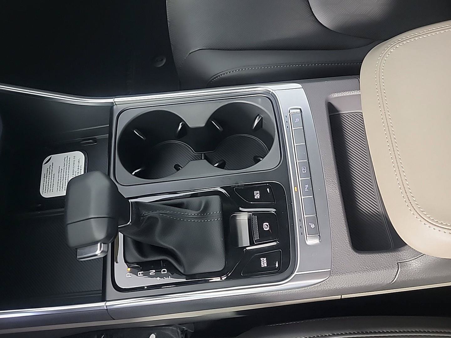 Certified 2026 Kia Carnival EX FWD image 36