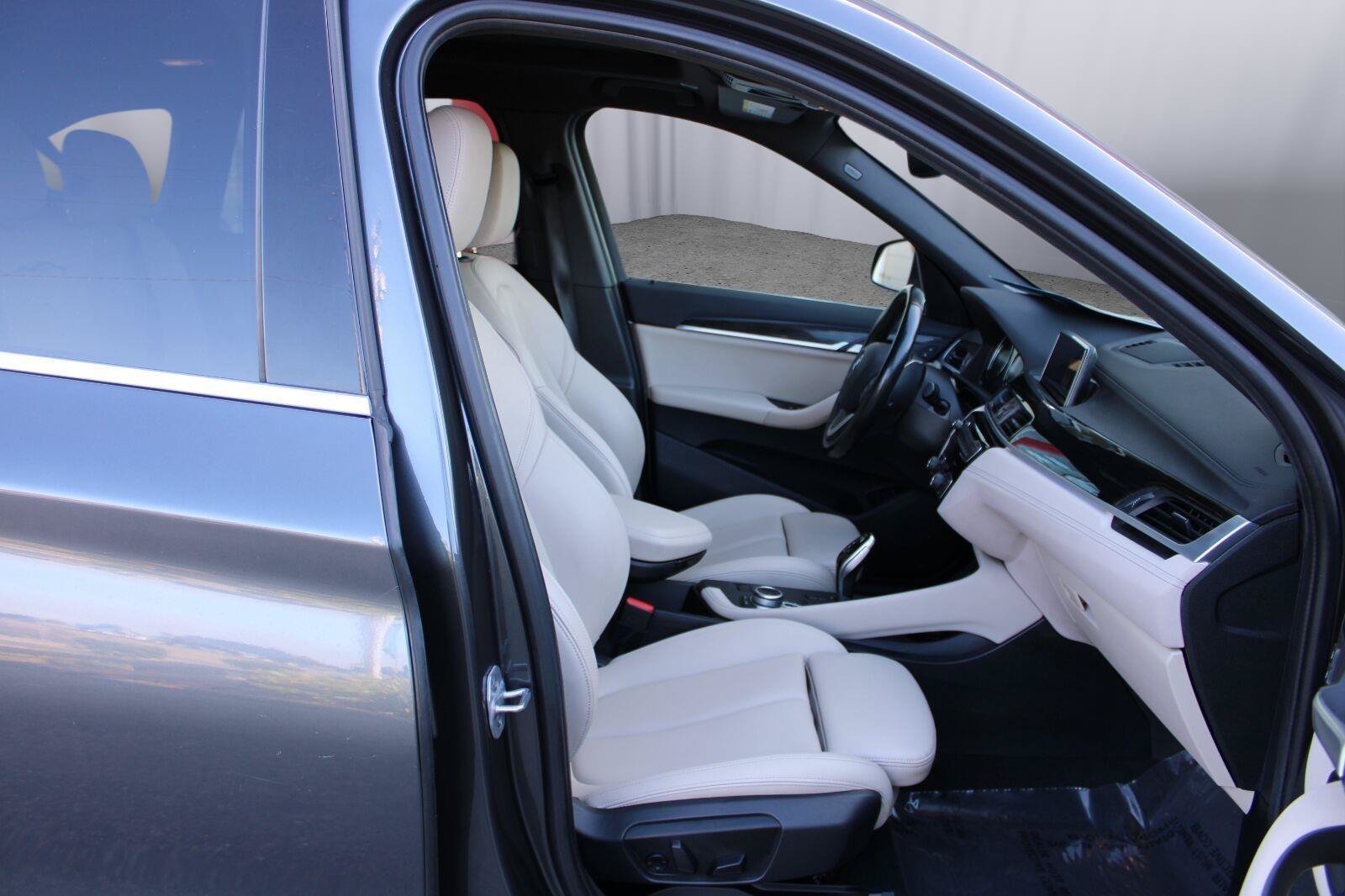 Used 2020 BMW X1 sDrive28i w/ Convenience Package FWD image 40