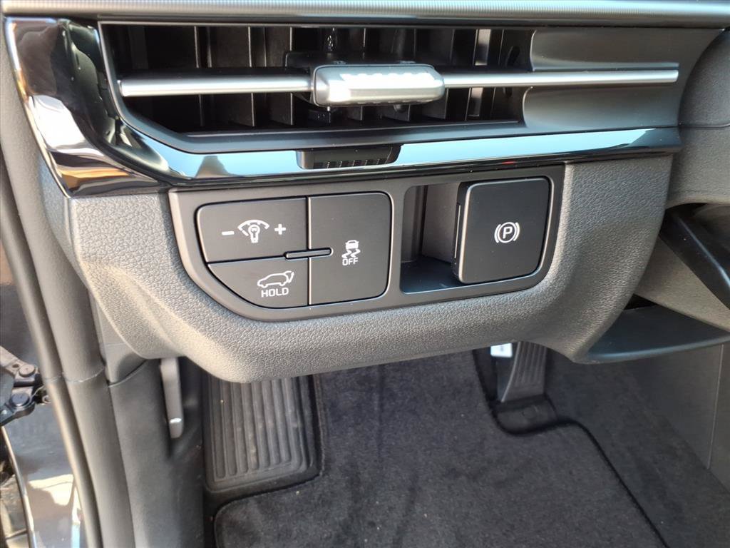New 2026 Kia Sportage EX FWD image 17