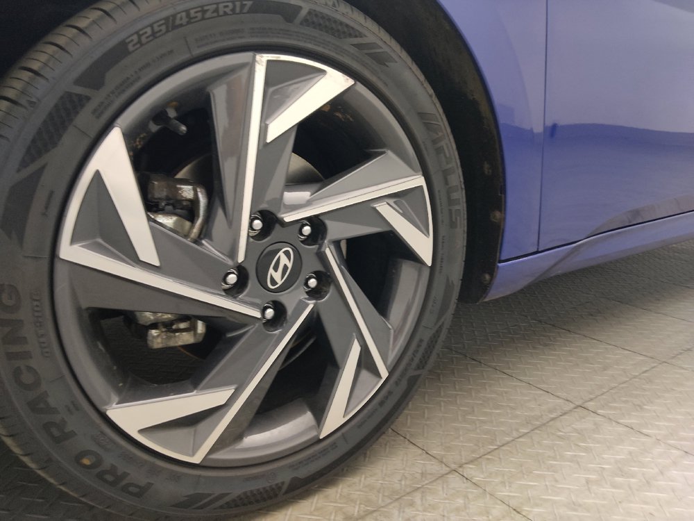 Used 2025 Hyundai Elantra Sport FWD image 31