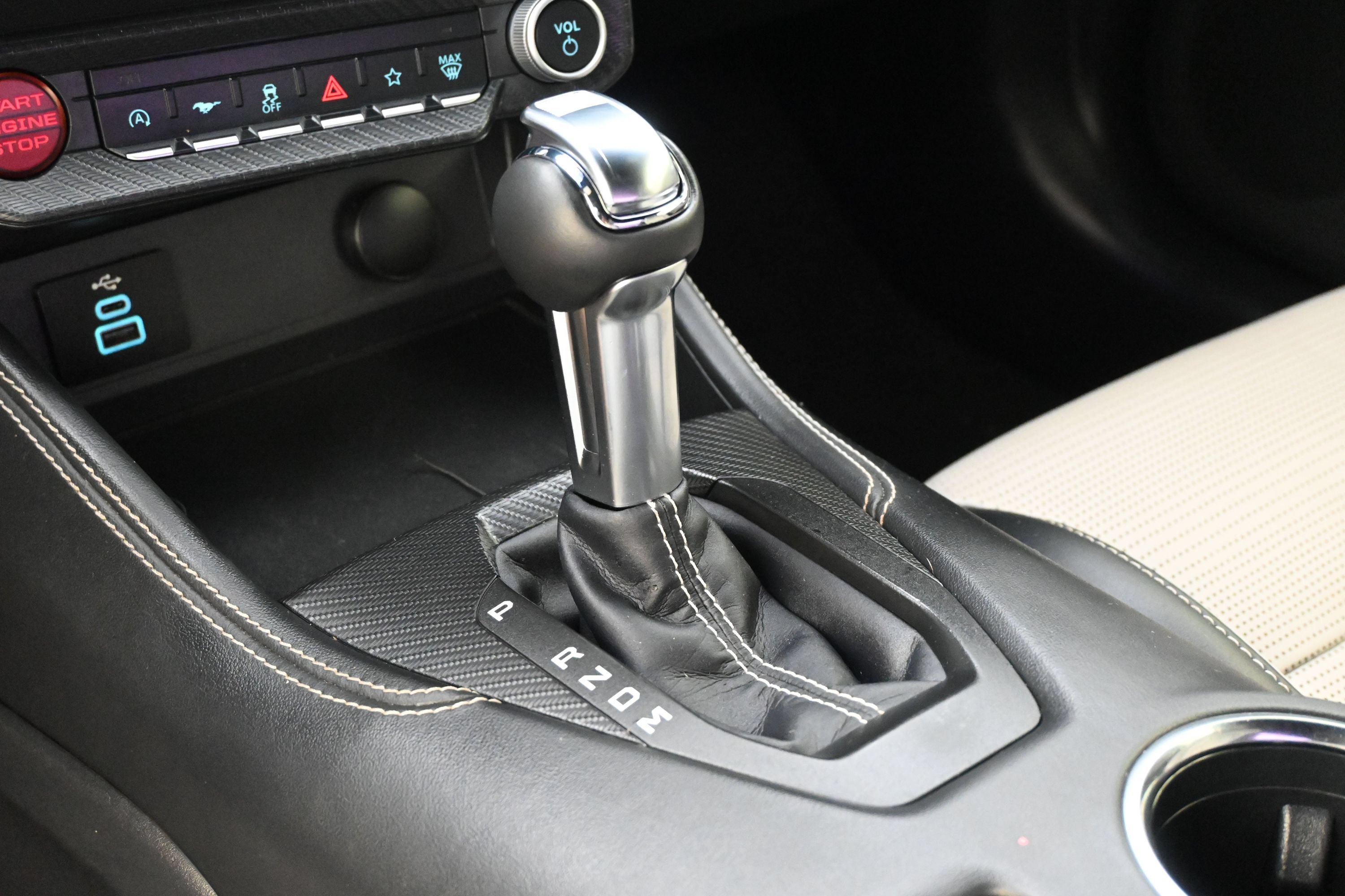 Used 2025 Ford Mustang GT Premium RWD image 16