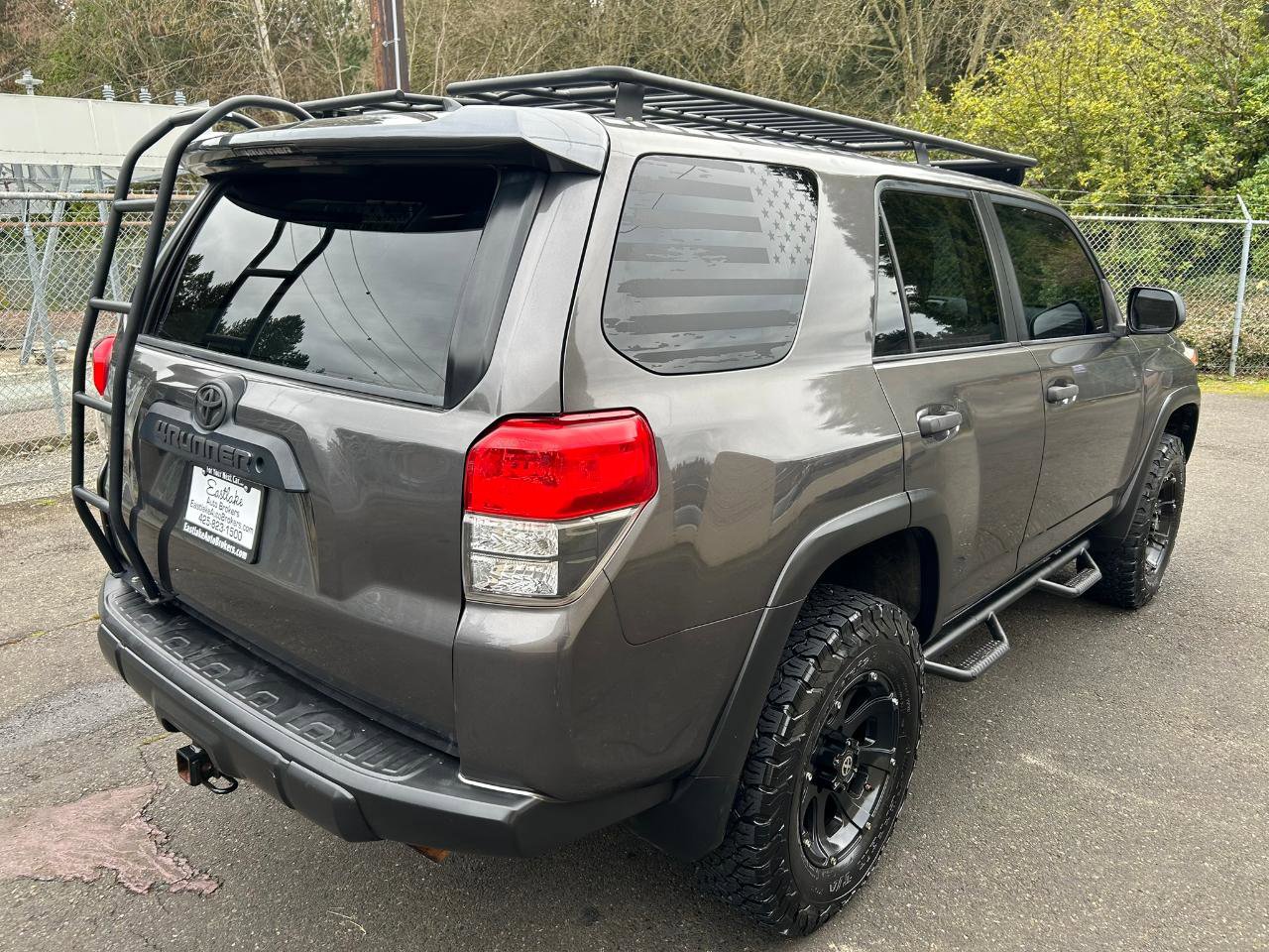 Used 2010 Toyota 4Runner SR5 AWD/4WD image 5