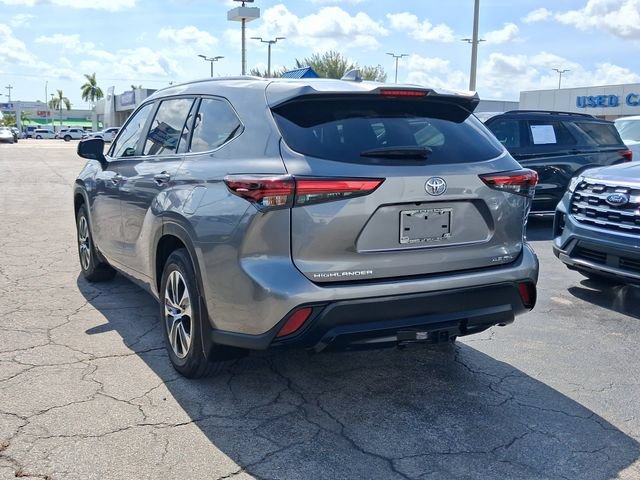 Used 2026 Toyota Highlander XLE AWD/4WD image 3