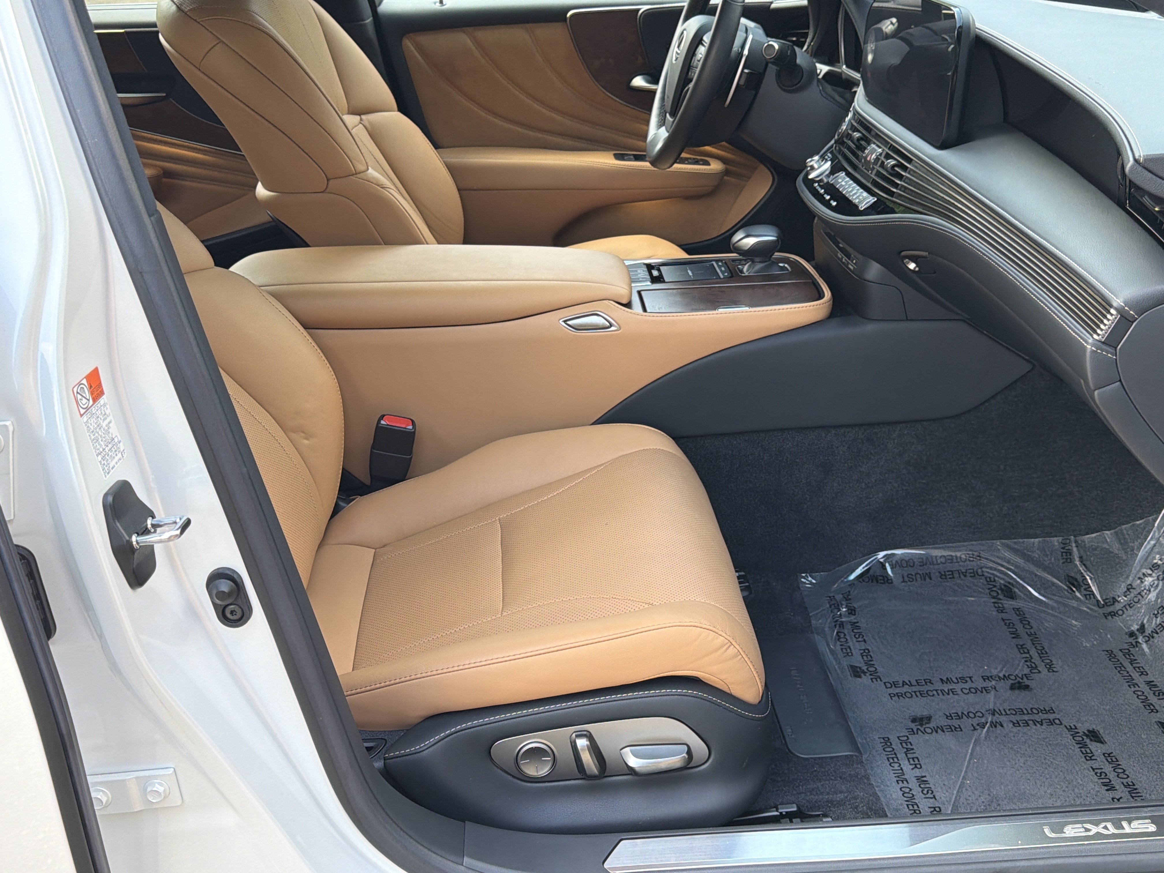Used 2021 Lexus LS 500 w/ Accessory Package (Z2) RWD image 13