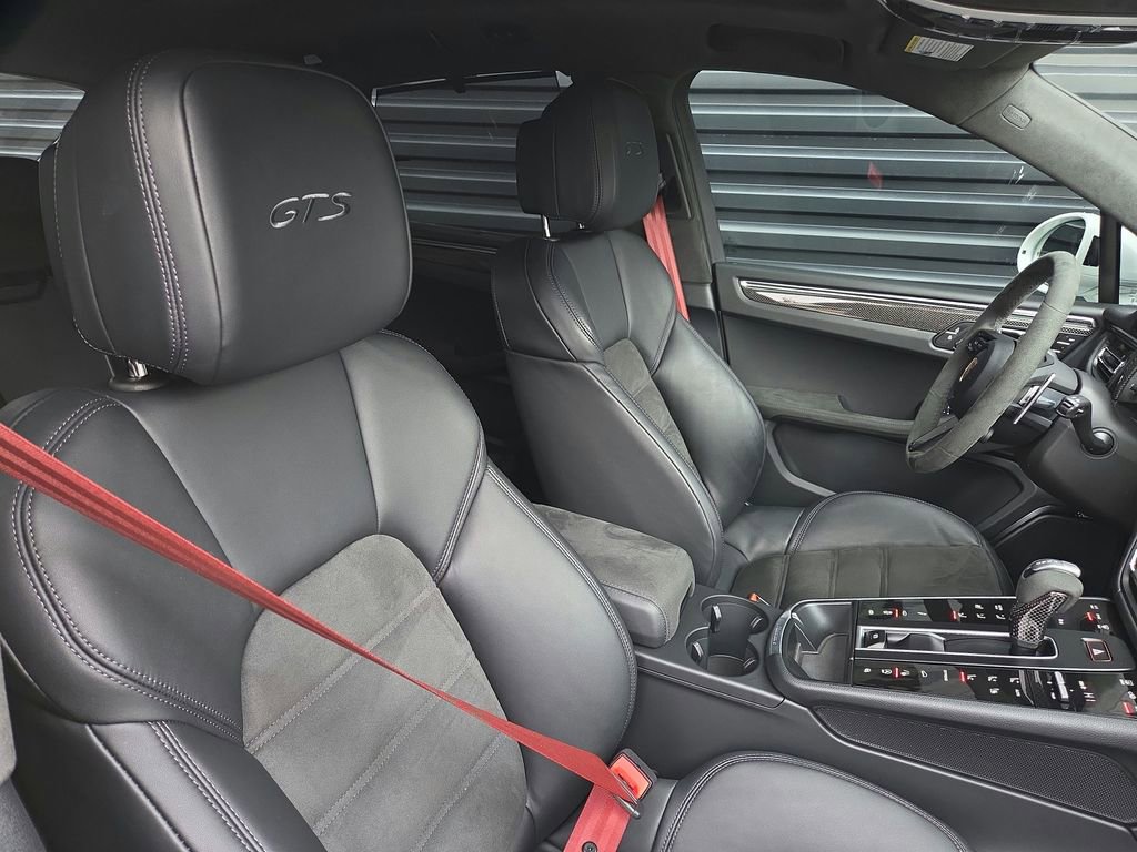 Certified 2026 Porsche Macan GTS image 19