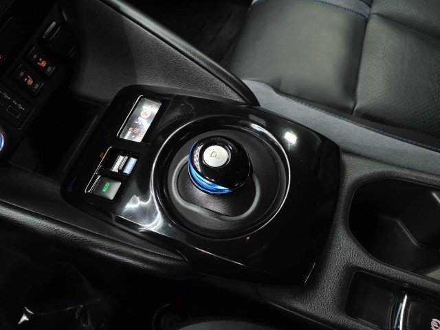 Used 2020 Nissan Leaf SL Plus FWD image 25