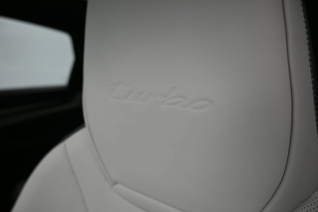 Certified 2025 Porsche Cayenne Turbo AWD/4WD image 11