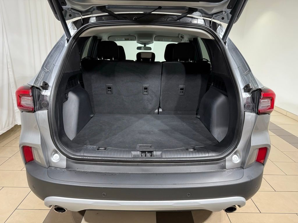 Used 2023 Ford Escape Active w/ Tech Pack #1 AWD/4WD image 11
