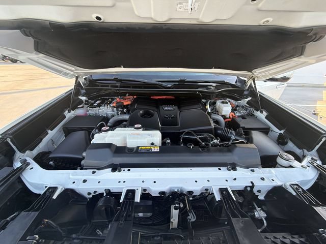 Certified 2024 Toyota Sequoia Platinum AWD/4WD image 34