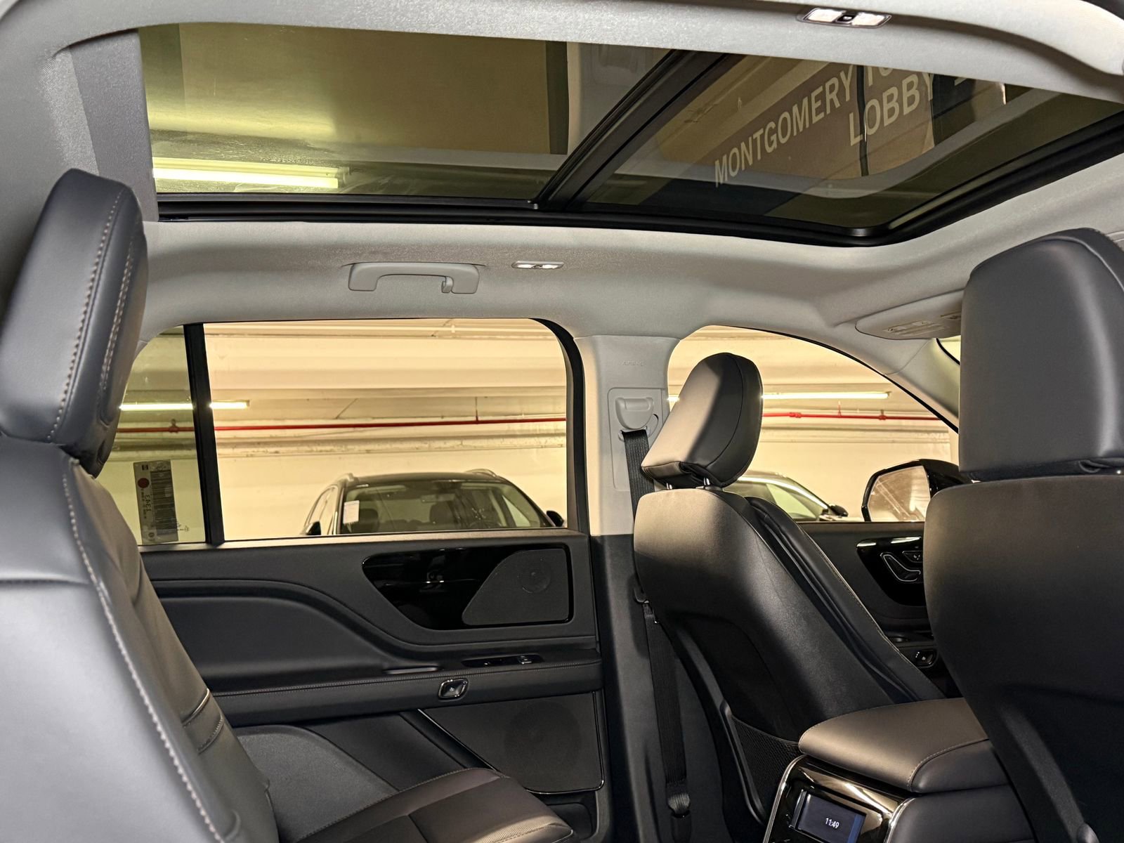 New 2026 Lincoln Aviator AWD image 6