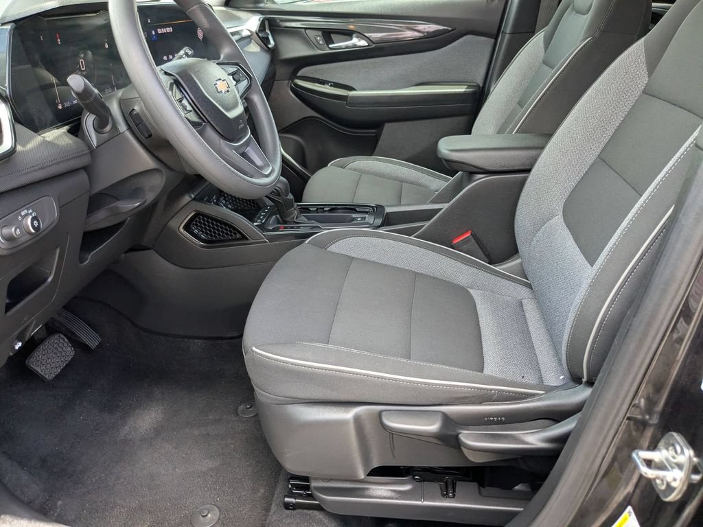 Used 2025 Chevrolet TrailBlazer LT AWD/4WD image 11