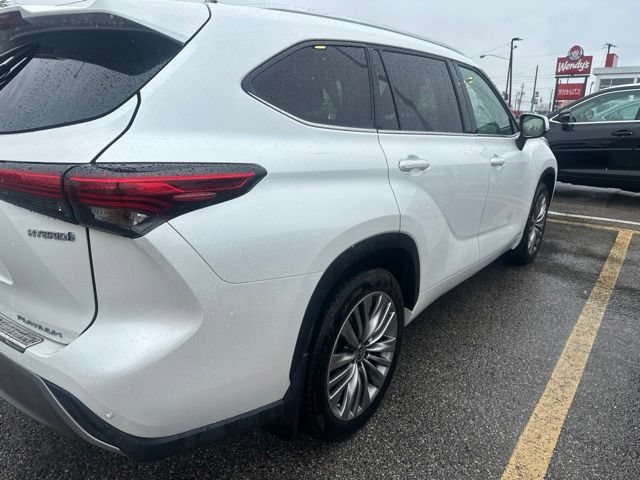 Used 2022 Toyota Highlander Platinum AWD/4WD image 5