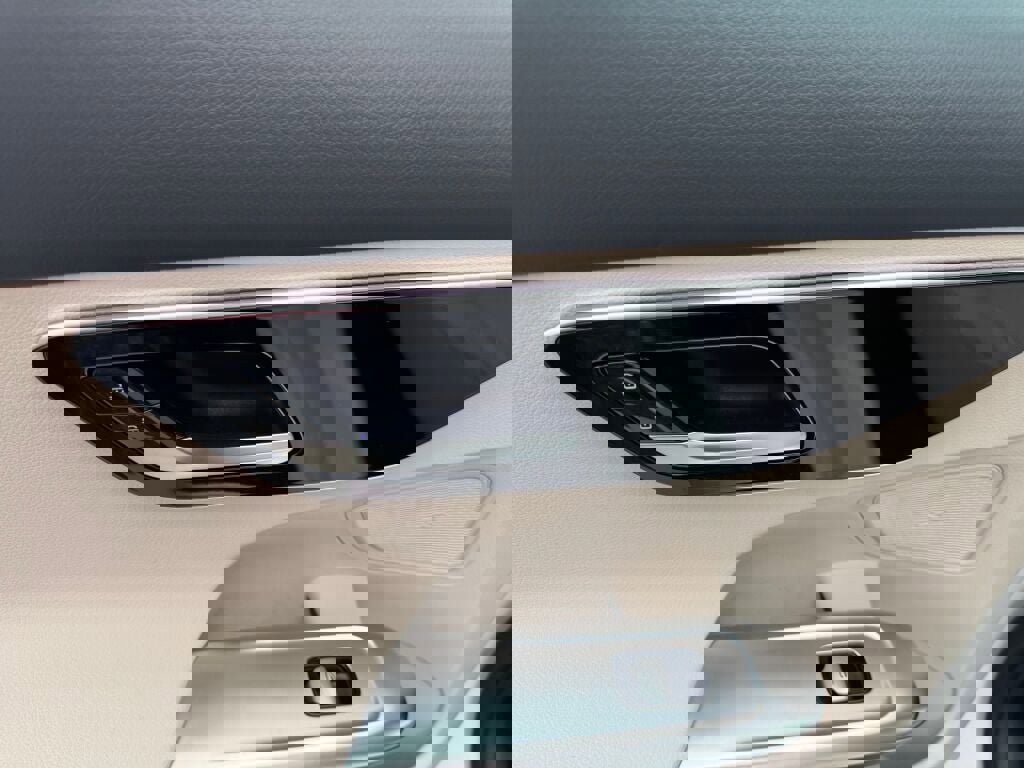 New 2026 Mercedes-Benz C 300 4MATIC Sedan image 16