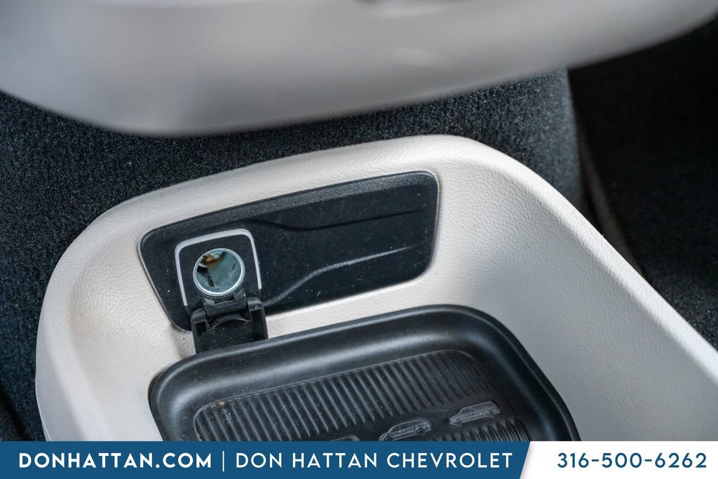 Used 2023 Chrysler Pacifica Touring-L image 13