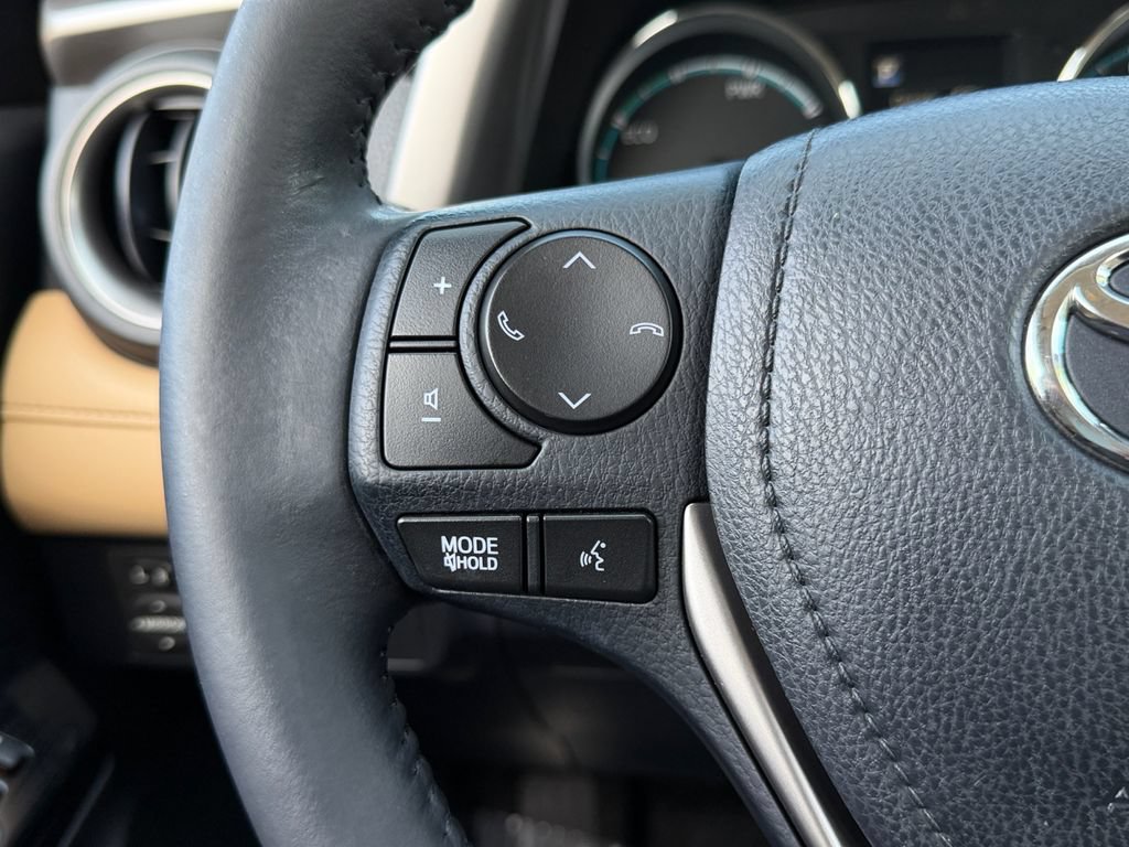 Used 2018 Toyota RAV4 Limited AWD/4WD image 19