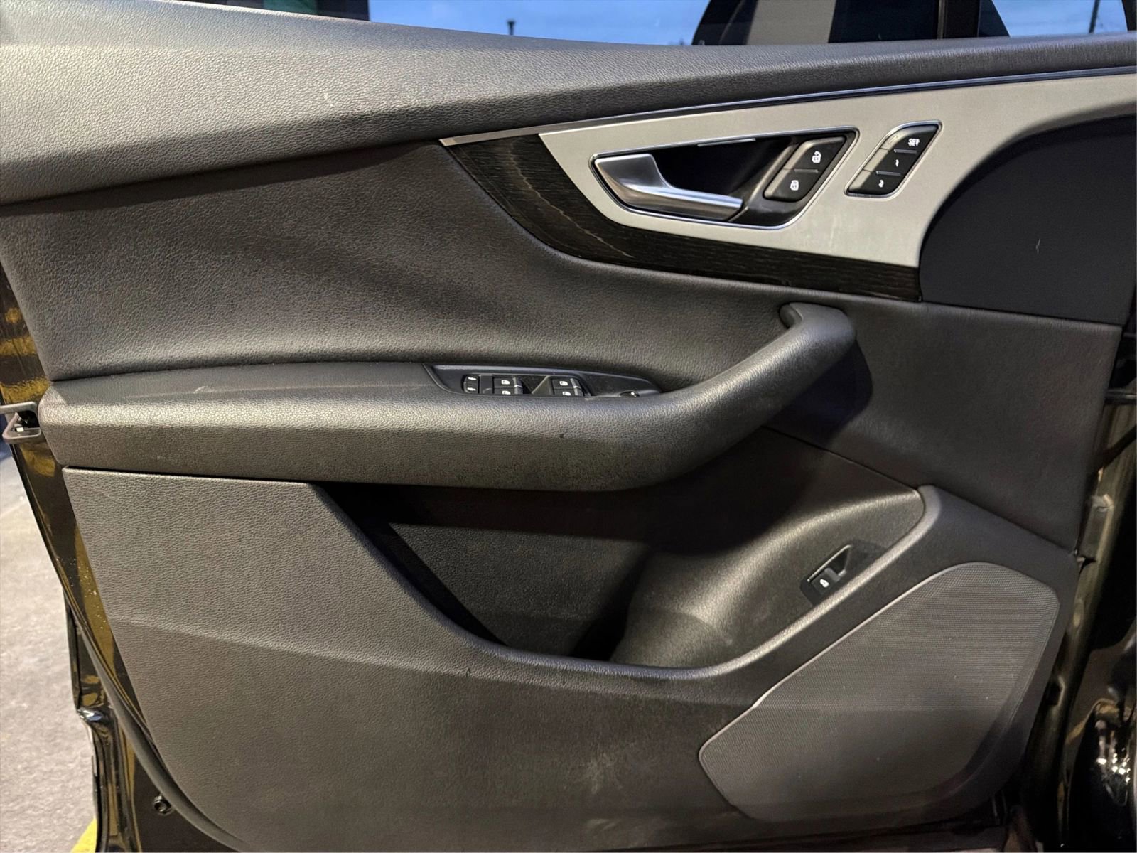 Used 2019 Audi Q7 2.0T Premium w/ Cold Weather Package image 19