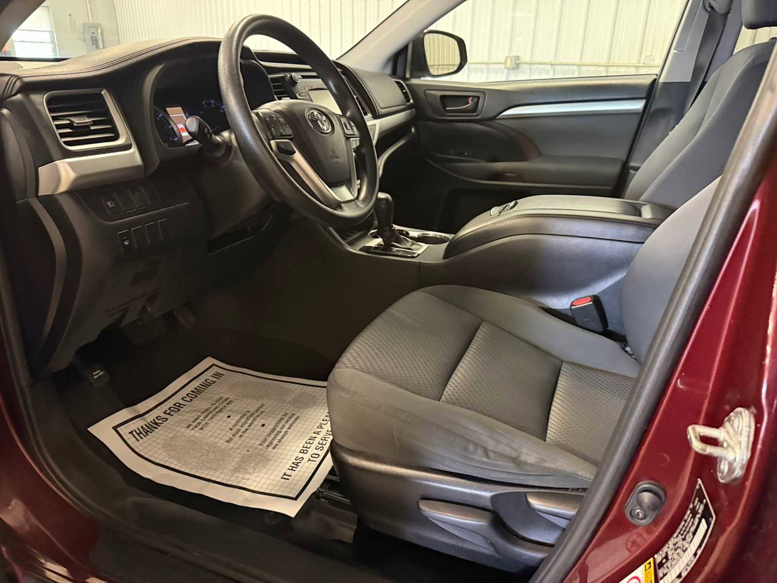 Used 2019 Toyota Highlander LE AWD/4WD image 18