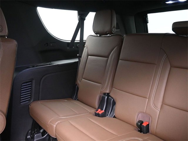 New 2025 Chevrolet Suburban High Country image 9