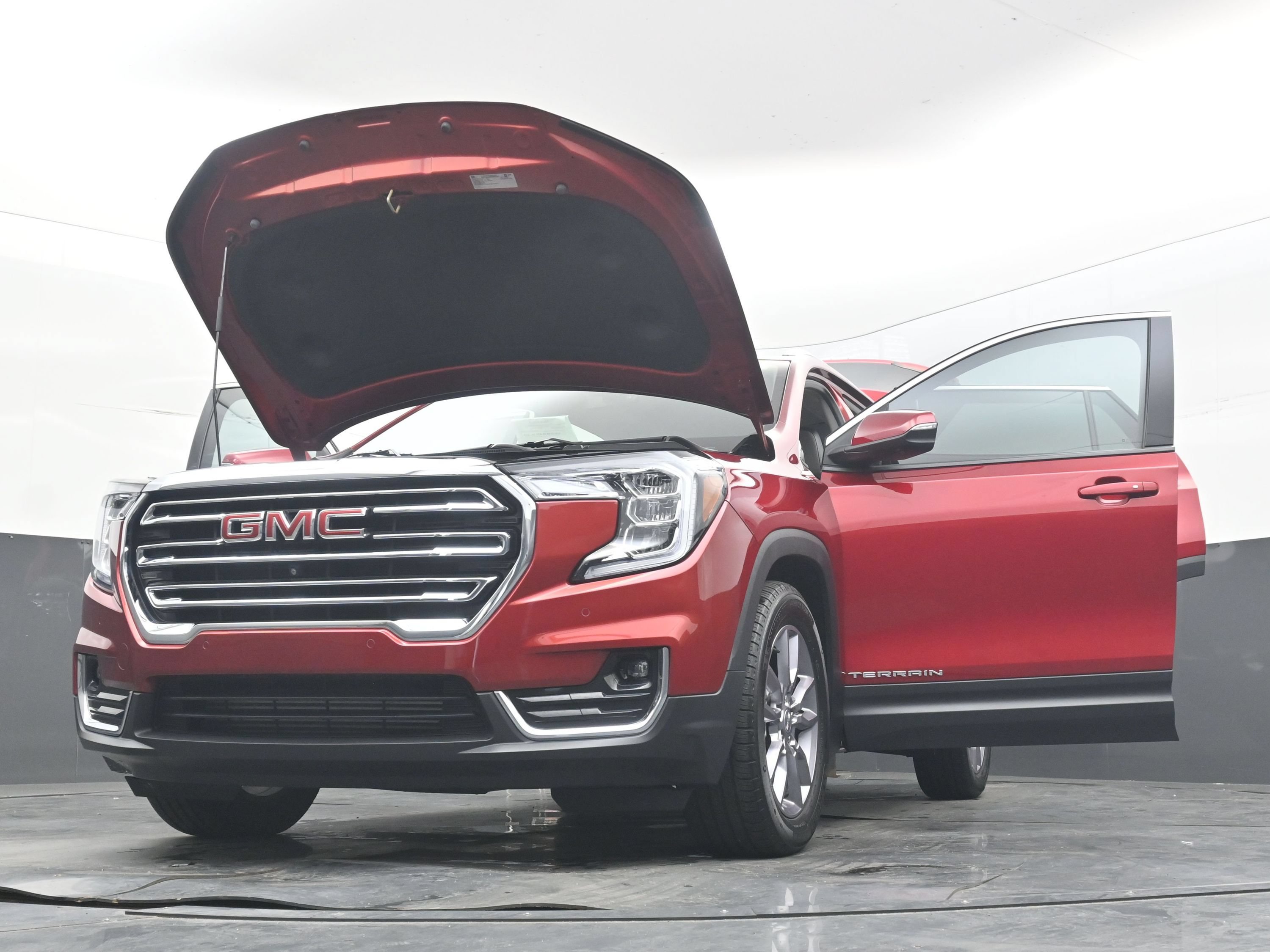 Used 2023 GMC Terrain SLT w/ Tech Package FWD image 42