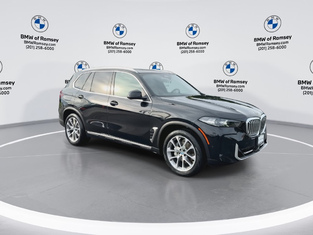 Used 2024 BMW X5 xDrive40i AWD/4WD image 2