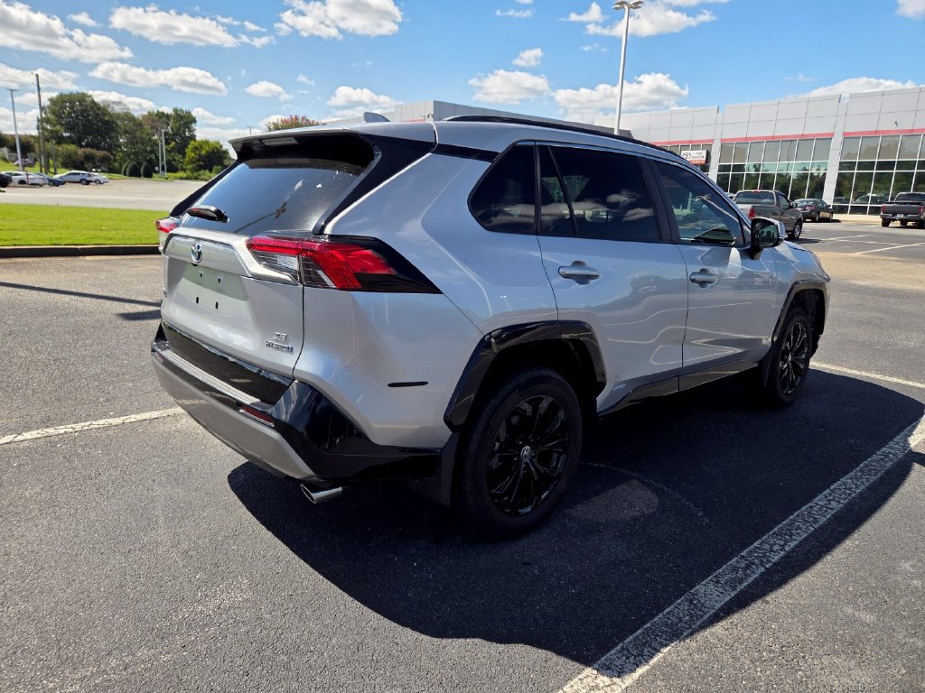 Used 2024 Toyota RAV4 SE AWD/4WD image 7