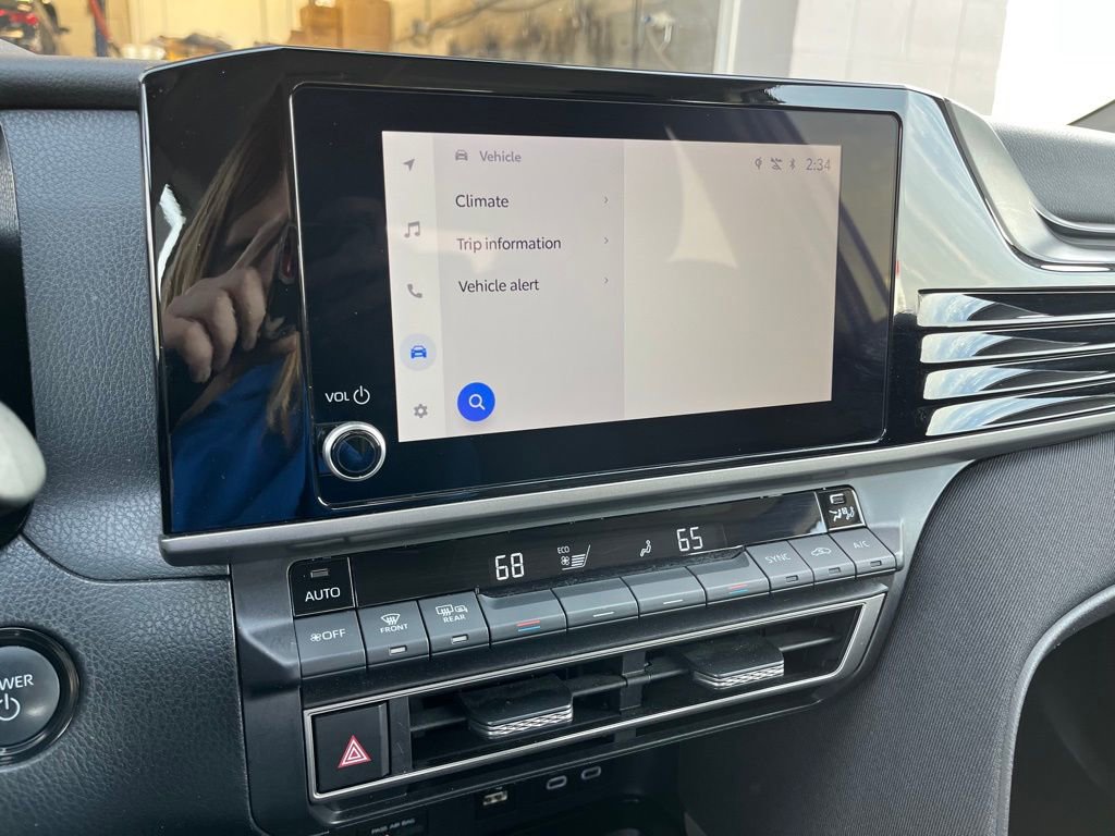 Used 2025 Toyota Camry LE image 21