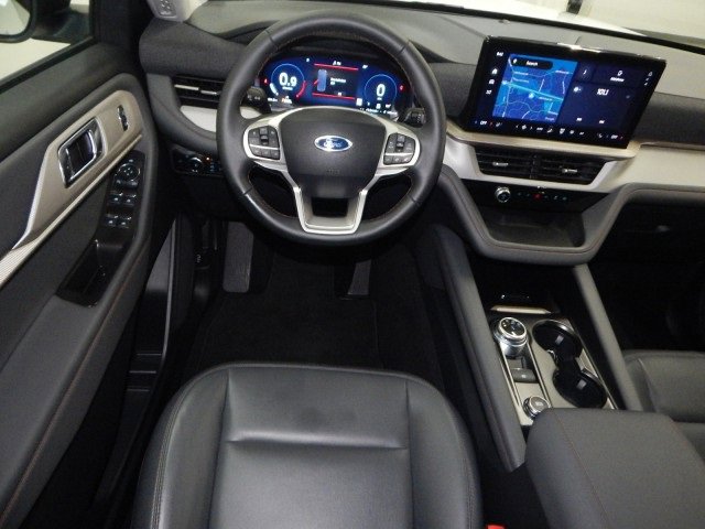 Used 2025 Ford Explorer Active w/ Active Comfort Package image 11