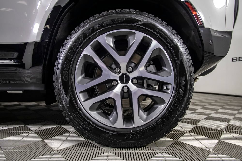 Used 2026 Land Rover Defender 110 X-Dynamic SE AWD/4WD image 42
