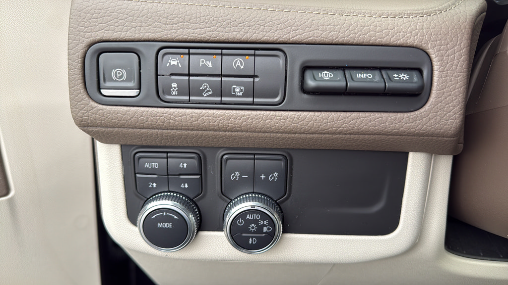 Used 2023 GMC Yukon Denali AWD/4WD image 35