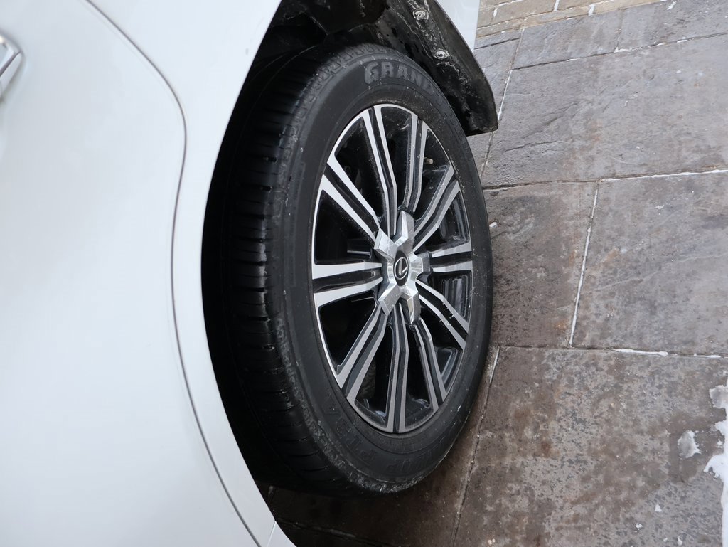 Used 2019 Lexus LX 570 570 image 17