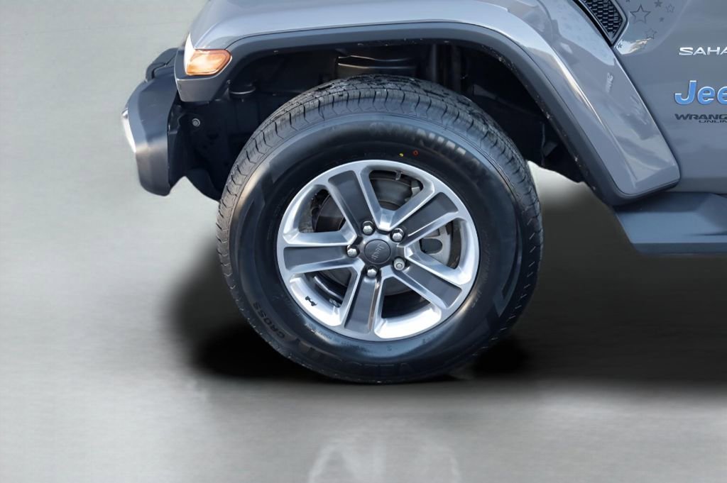 Used 2019 Jeep Wrangler Unlimited Sahara w/ Dual Top Group image 3