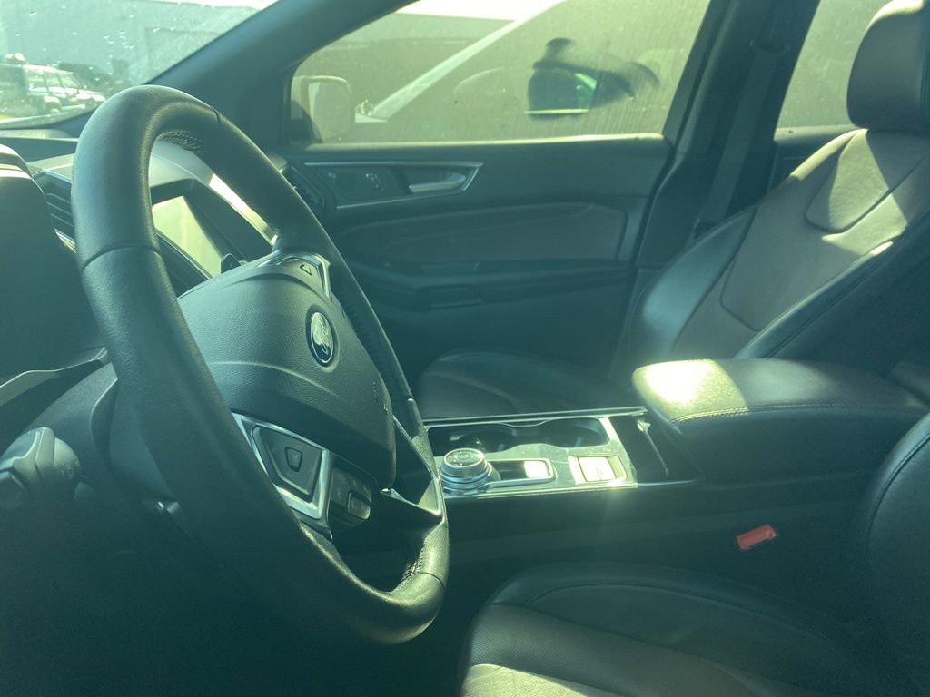 Used 2020 Ford Edge Titanium w/ Equipment Group 301A AWD/4WD image 10