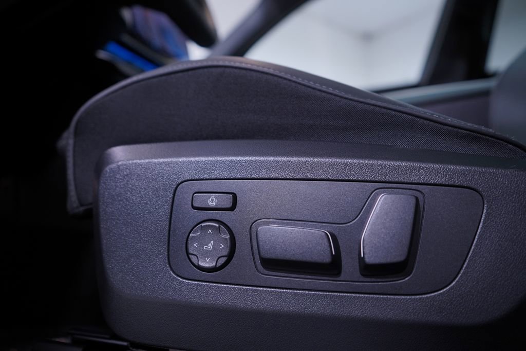 Used 2025 BMW X3 xDrive30i w/ M Sport Package image 17