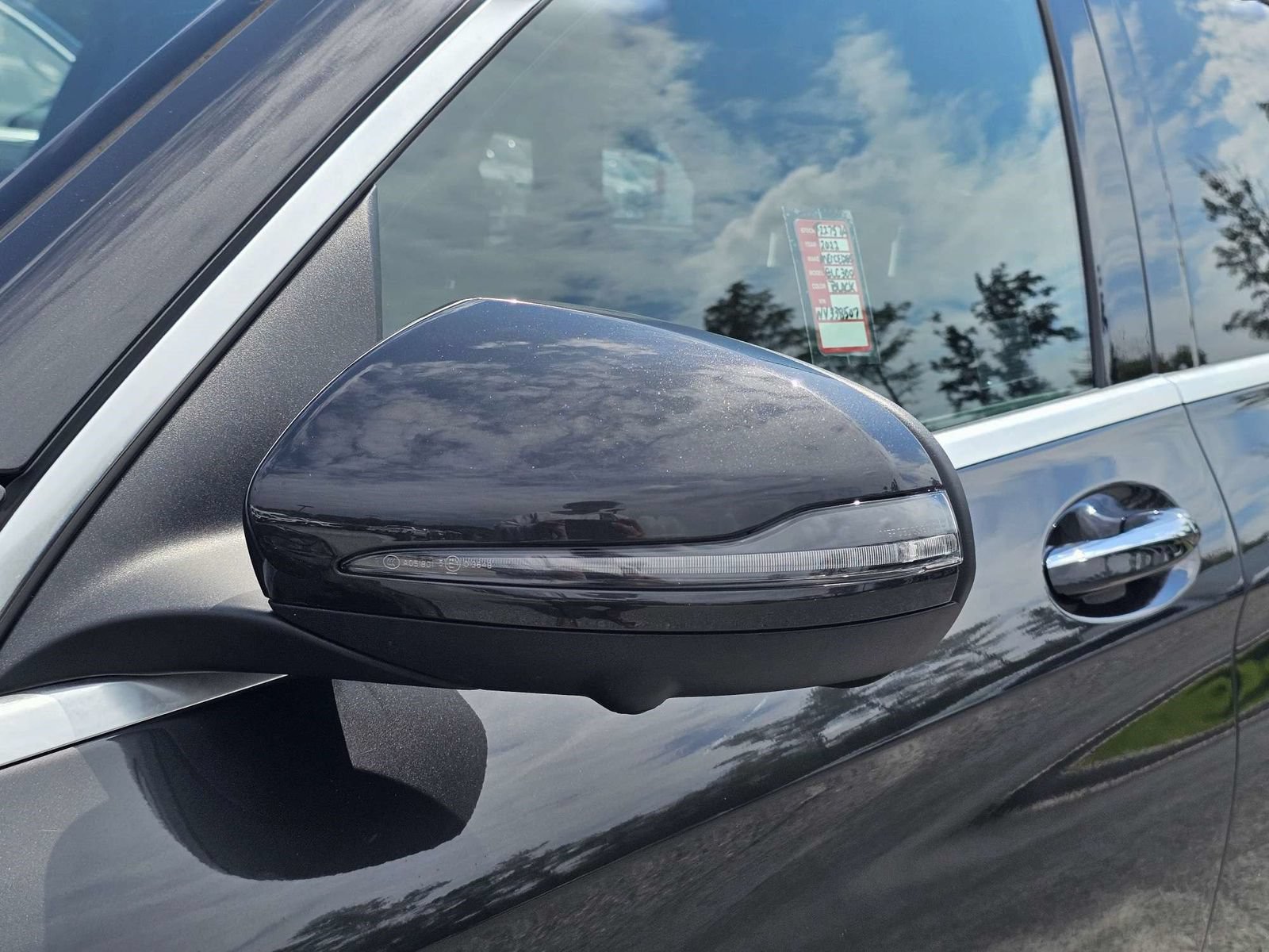 Used 2022 Mercedes-Benz GLC 300 4MATIC w/ Multimedia Package Lite image 12