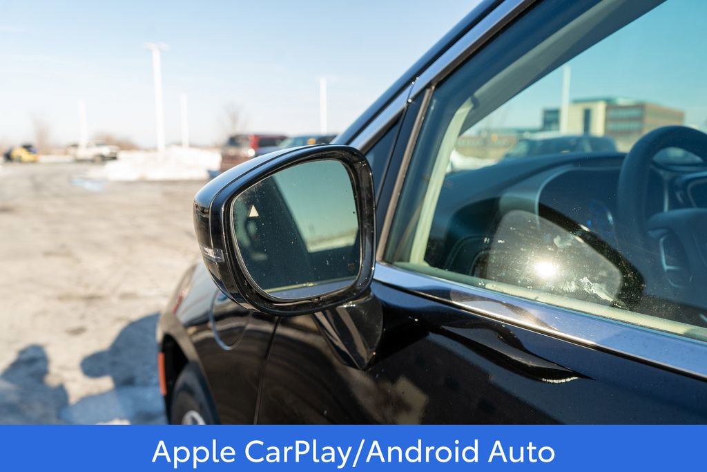 Used 2024 Chrysler Pacifica Select image 18