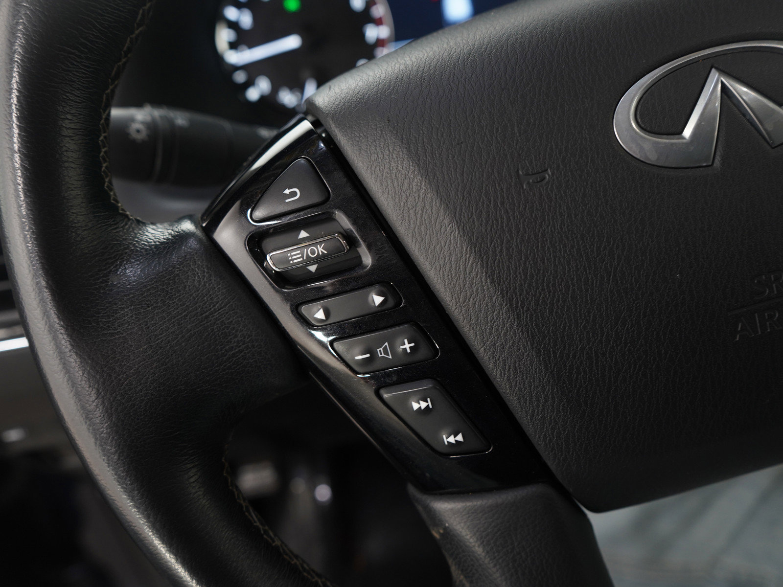 Used 2022 INFINITI QX80 Luxe image 32