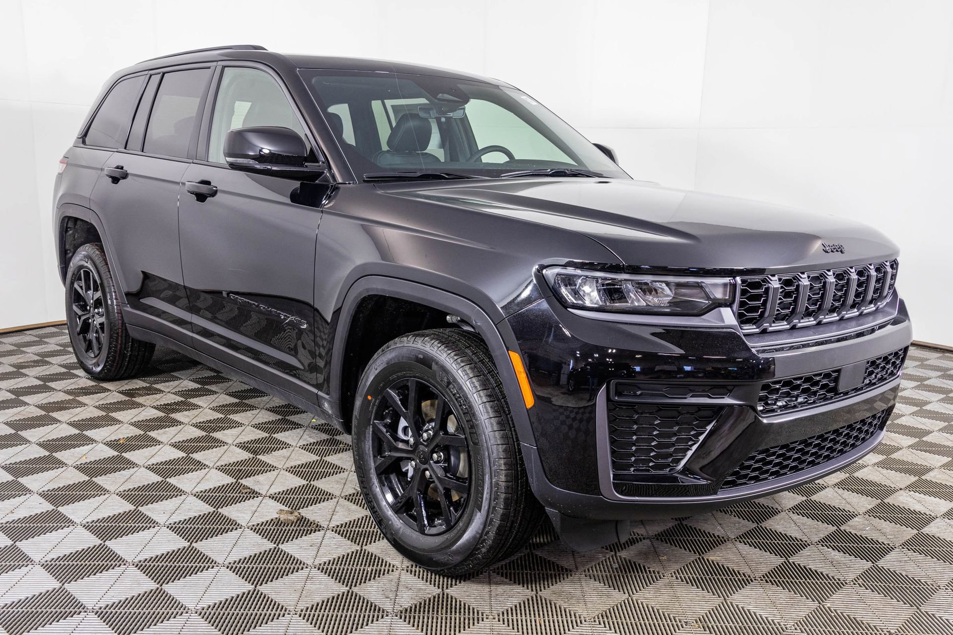 New 2026 Jeep Grand Cherokee Altitude image 15