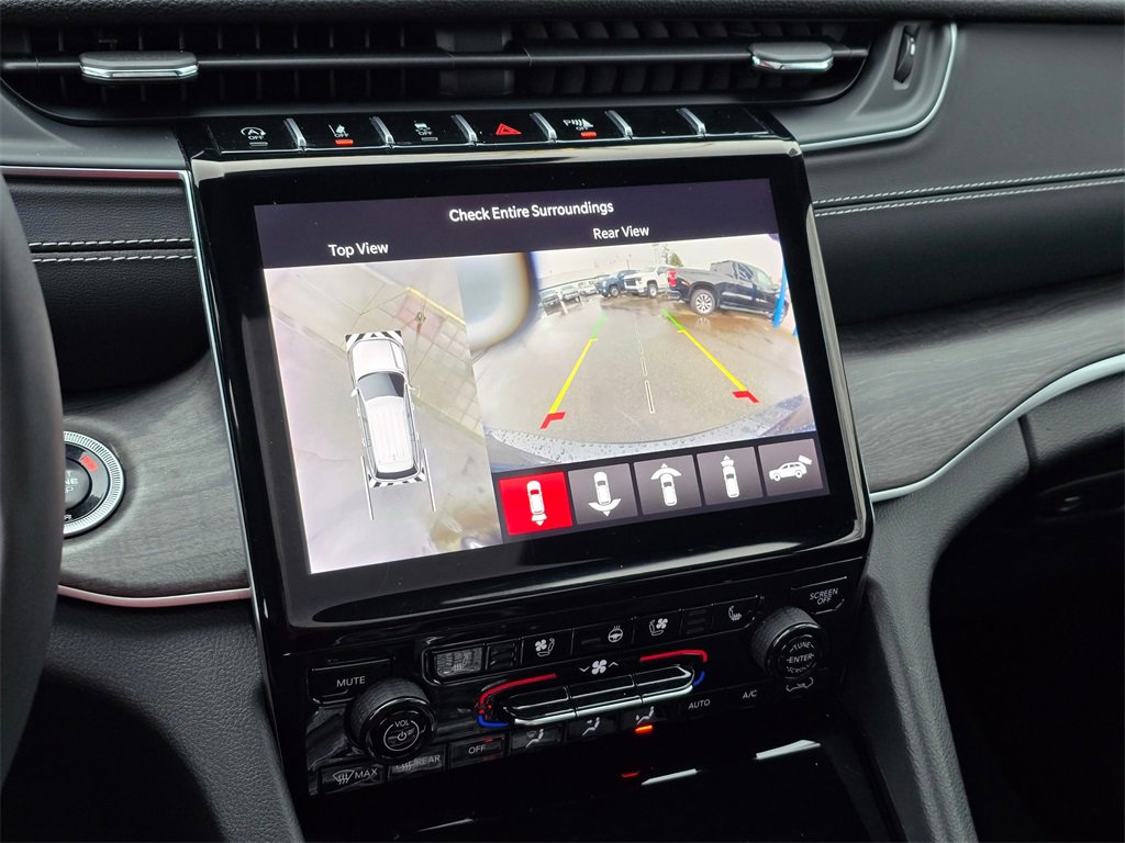 Used 2024 Jeep Grand Cherokee L Limited w/ Luxury Tech Group II image 26