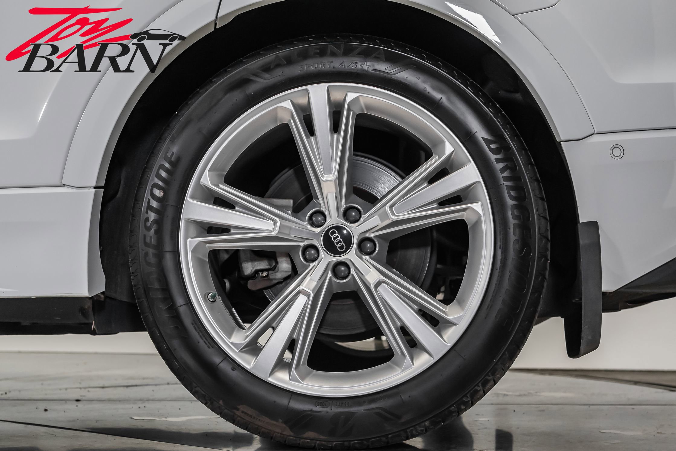 Used 2023 Audi Q8 Prestige image 18