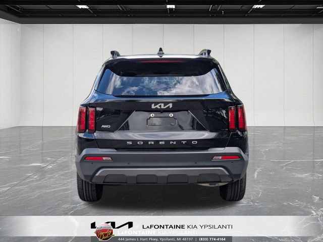 Certified 2022 Kia Sorento S w/ Panoramic Sunroof Package AWD/4WD image 4