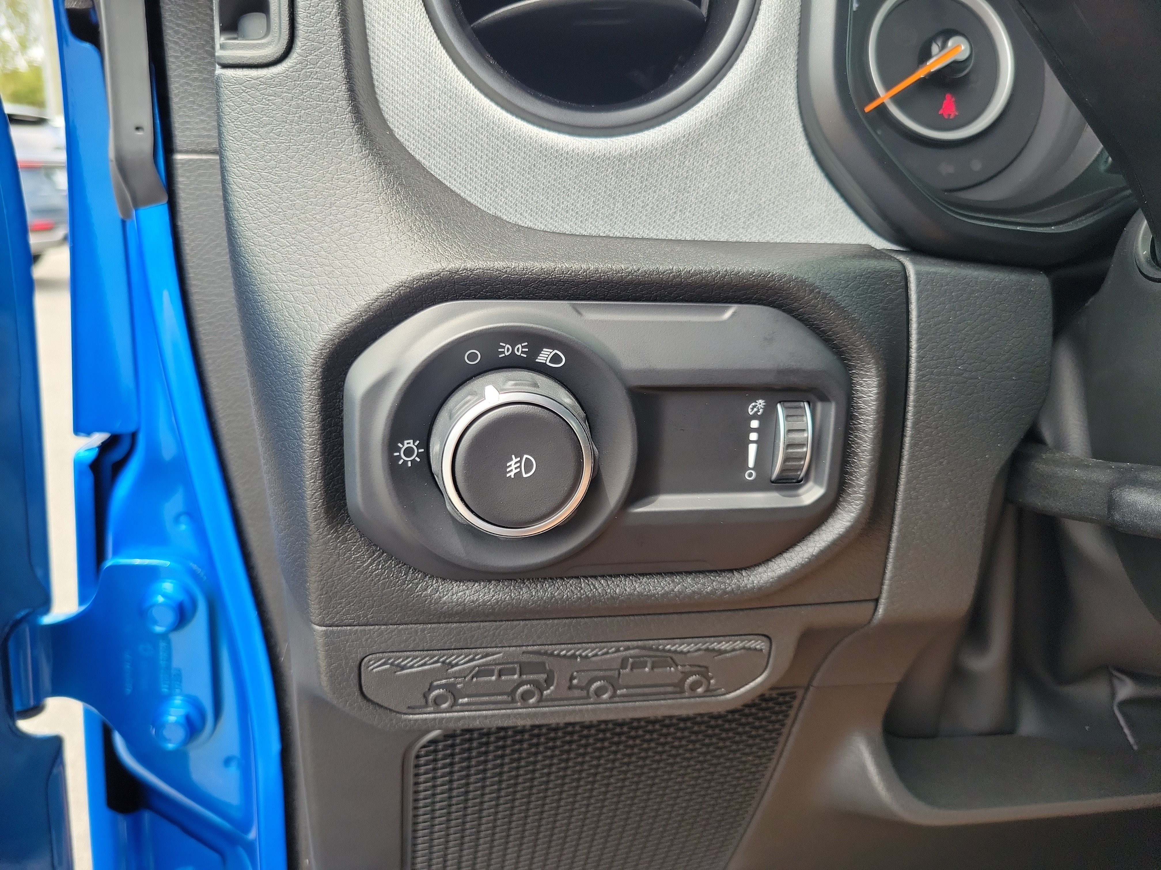 Used 2025 Jeep Wrangler Sport AWD/4WD image 12