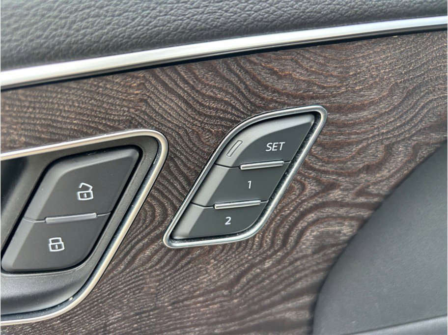 Used 2020 Audi Q7 2.0T Premium w/ Convenience Package AWD/4WD image 23